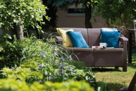 Диван пластиковый Корфу (Corfu love seat) коричневый - серо-бежевый* в Лесном - lesnoy.ok-mebel.com | фото 4